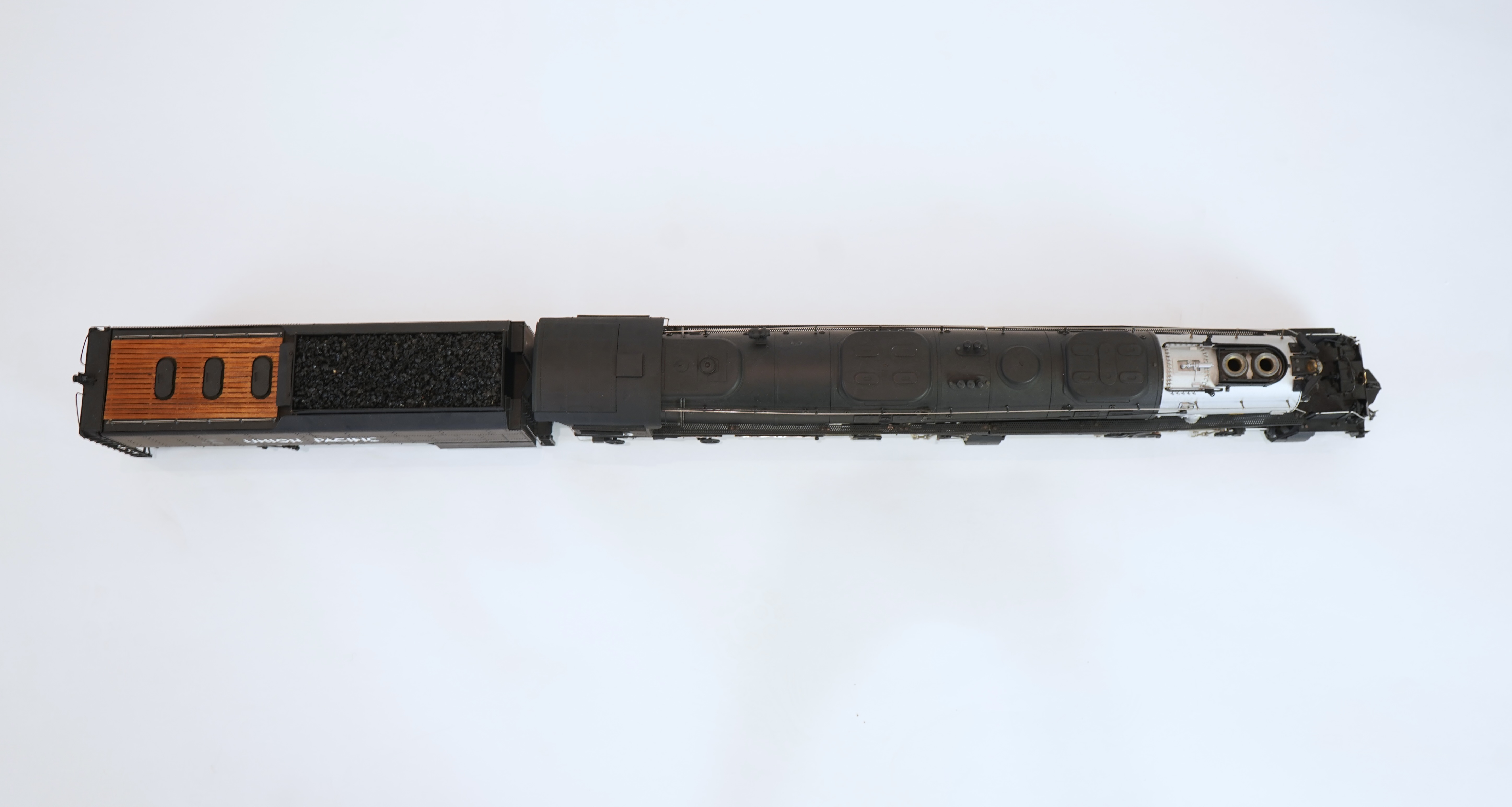 A Gauge One Aster Hobbies Union Pacific Big Boy, 4-8-8-4 tender locomotive, 4002, the electric version, together with plywood flight case bearing the original Aster labels for the live steam version.